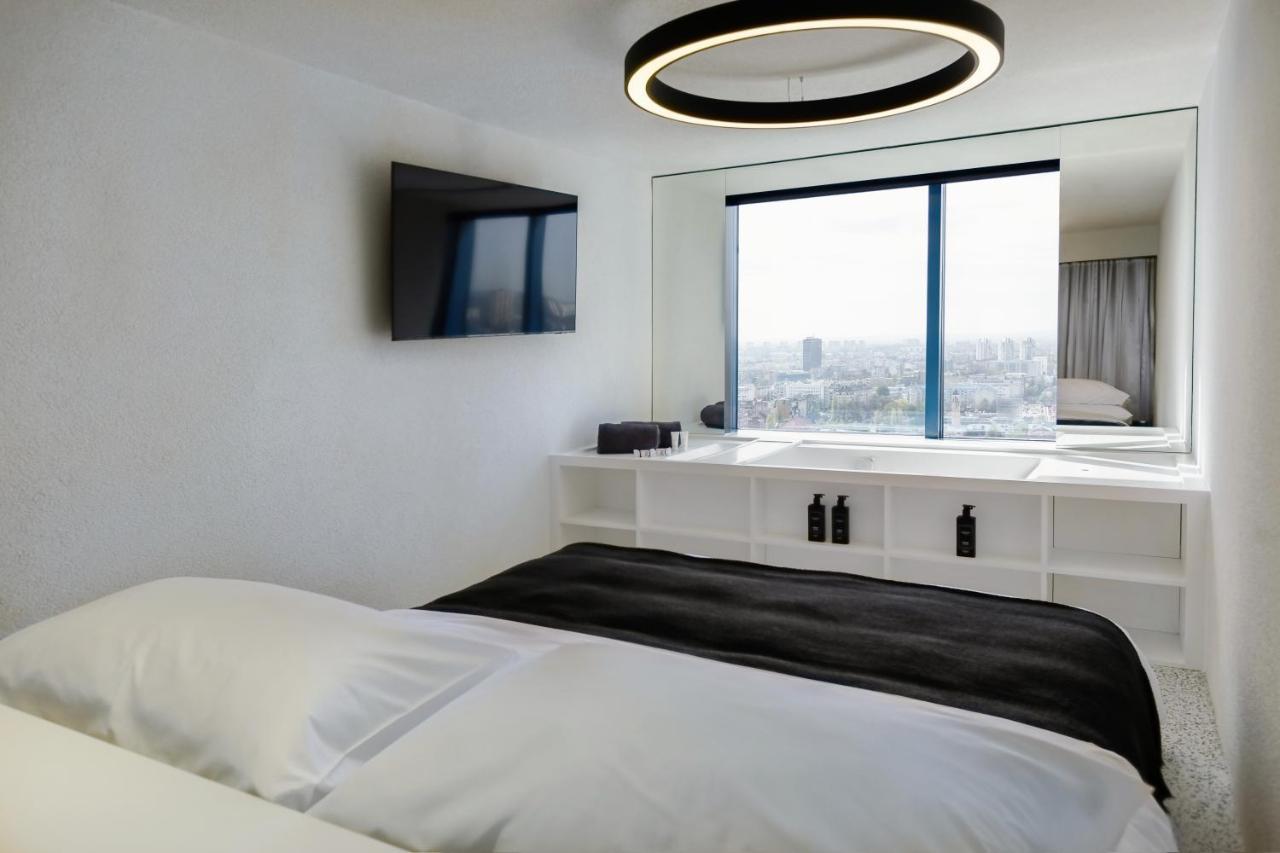Zonar Spacebath Room,1385398406:JPEG